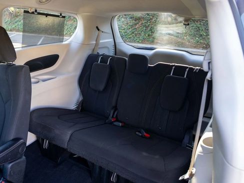 Used 2017 Chrysler Pacifica Touring Plus w/ Tire & Wheel Group image 34