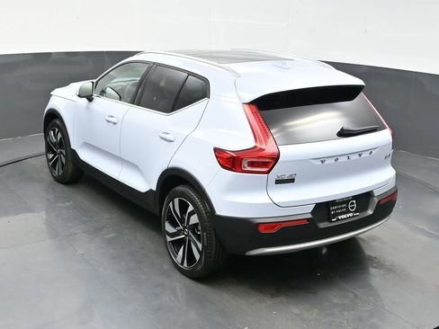 Used 2024 Volvo XC40 B5 Ultimate image 25