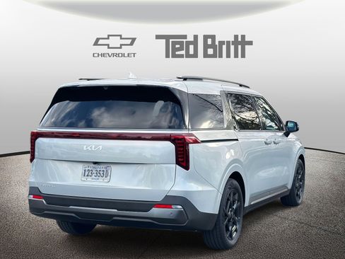 Used 2025 Kia Carnival SX Prestige image 4