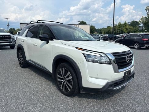 Used 2023 Nissan Pathfinder Platinum AWD/4WD image 11