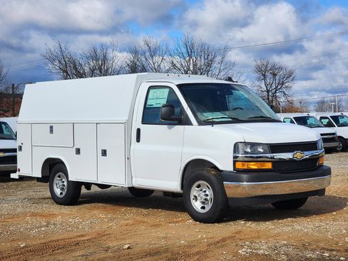 New 2025 Chevrolet Express 3500 w/ Power Convenience Package RWD image 7