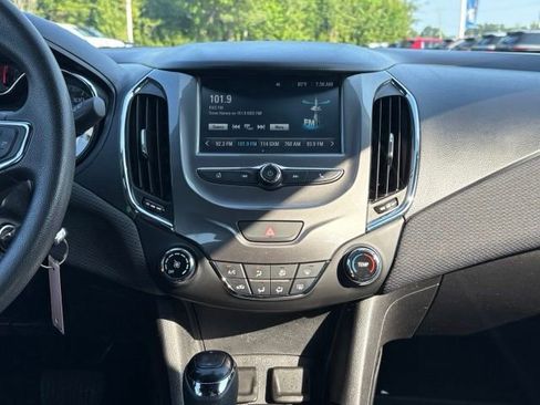 Used 2017 Chevrolet Cruze LT w/ RS Package FWD image 17