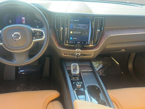 Used 2022 Volvo XC60 B6 Inscription AWD/4WD image 18
