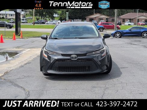 Used 2020 Toyota Corolla LE FWD image 2