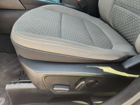 Used 2022 Ford Escape SE w/ SE Sport Appearance Package FWD image 23