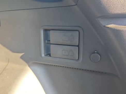 Used 2020 Chevrolet Equinox LT w/ Sport Edition FWD image 55