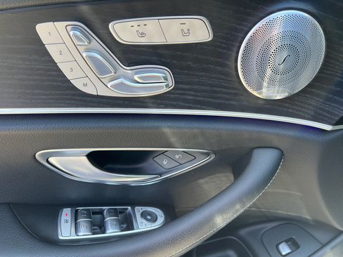 Used 2018 Mercedes-Benz E 400 4MATIC Sedan w/ Premium 3 Package image 14