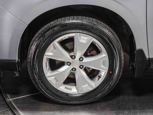 Used 2016 Subaru Forester 2.5i Premium AWD/4WD image 11