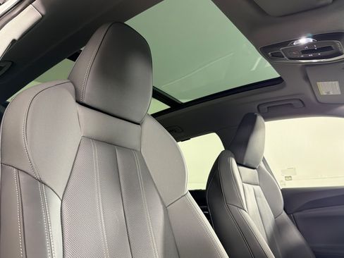 Used 2025 Audi Q5 Premium Plus w/ Premium Plus AWD/4WD image 16