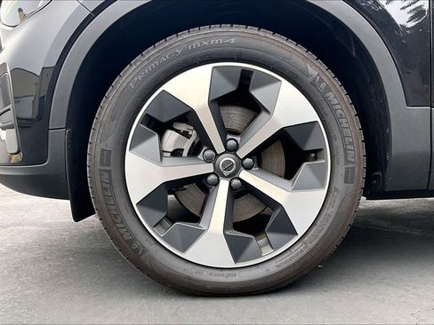 Used 2025 Volvo XC40 B5 Core w/ Protection Package Premier image 12