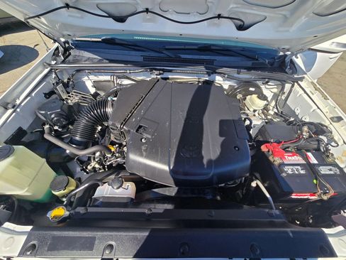 Used 2015 Toyota Tacoma 4x4 Double Cab w/ TRD Sport Package image 37