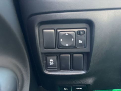 Used 2017 Nissan Juke SV image 19