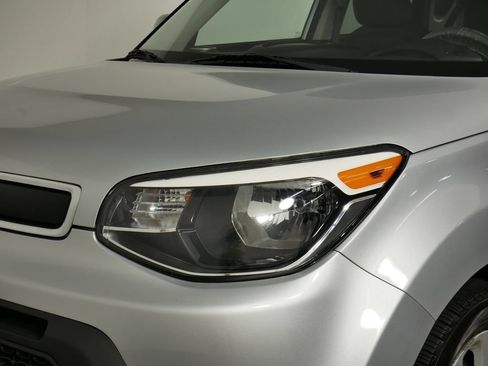 Used 2016 Kia Soul FWD image 14