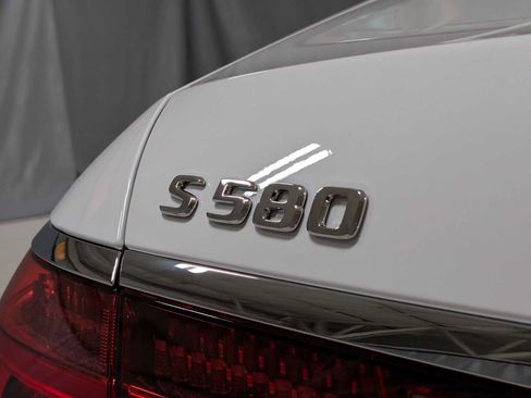 New 2025 Mercedes-Benz S 580 4MATIC Sedan image 16
