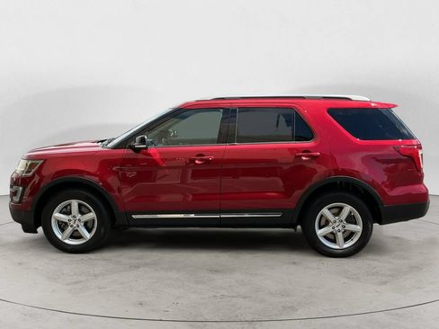 Used 2016 Ford Explorer XLT w/ Equipment Group 202A AWD/4WD image 8