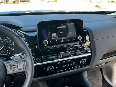 New 2025 Nissan Pathfinder SV image 6