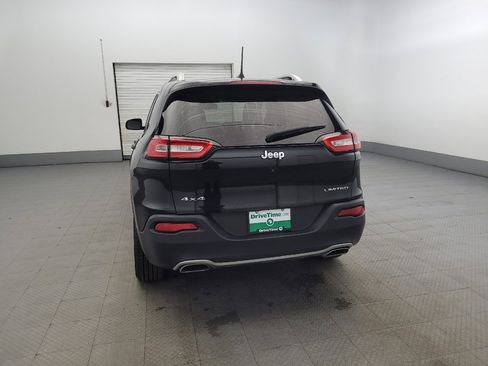 Used 2016 Jeep Cherokee Limited image 6