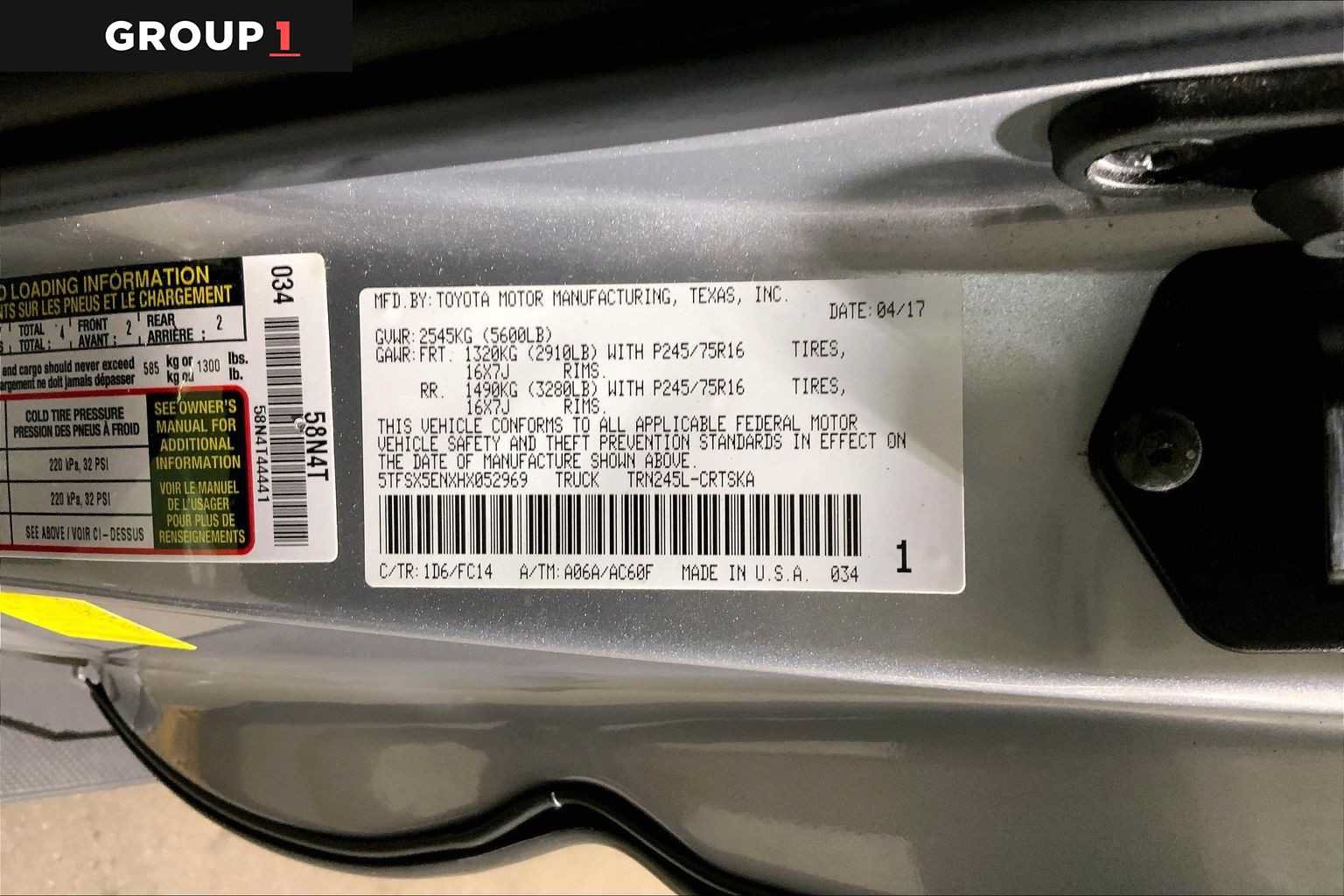 Certified 2017 Toyota Tacoma SR5 AWD/4WD image 35