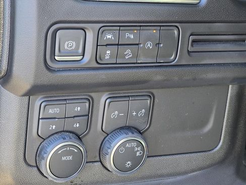 Used 2024 Chevrolet Tahoe Z71 image 8