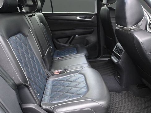 Used 2025 Volkswagen Atlas Cross Sport SEL Premium R-Line AWD/4WD image 23