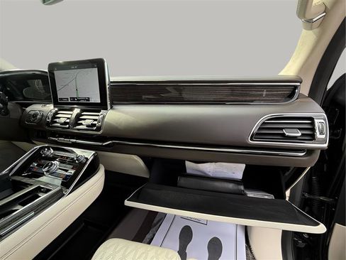Used 2020 Lincoln Navigator L Black Label image 40