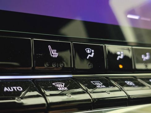 New 2025 Chevrolet Colorado LT w/ LT Convenience Package image 14