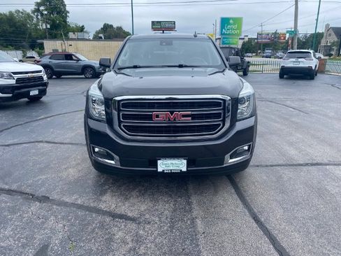 Used 2018 GMC Yukon XL SLT w/ Open Road Package AWD/4WD image 4