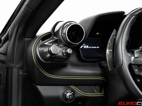 Used 2022 Ferrari F8 Tributo image 32