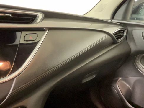 Used 2022 Buick Encore GX Select w/ Sport Touring Package FWD image 41