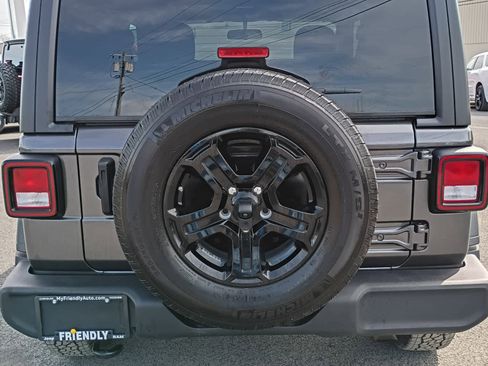 Used 2021 Jeep Wrangler Sport S image 10