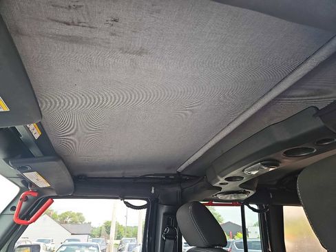 Used 2014 Jeep Wrangler Unlimited Rubicon w/ Connectivity Group image 29