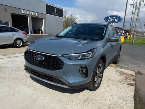 Certified 2023 Ford Escape Platinum image 4