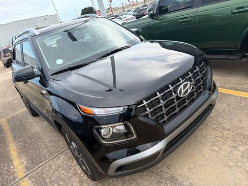 Used 2026 Hyundai Venue SEL FWD image 6