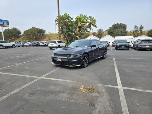 Used 2019 Dodge Charger GT image 3