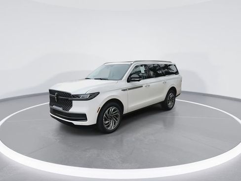 New 2025 Lincoln Navigator L Reserve image 4