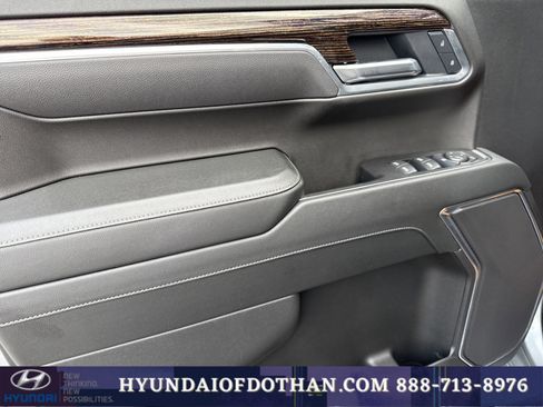 Used 2025 GMC Sierra 1500 Elevation image 7