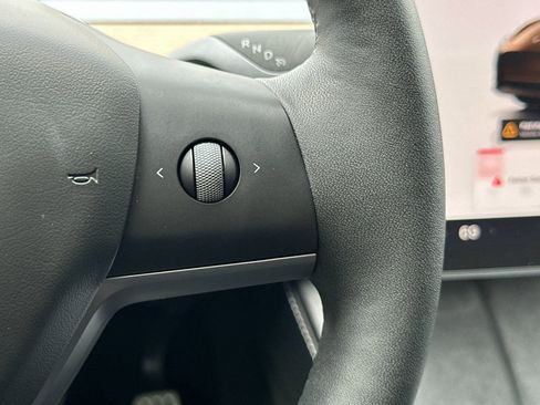 Used 2024 Tesla Model Y Performance AWD/4WD image 28