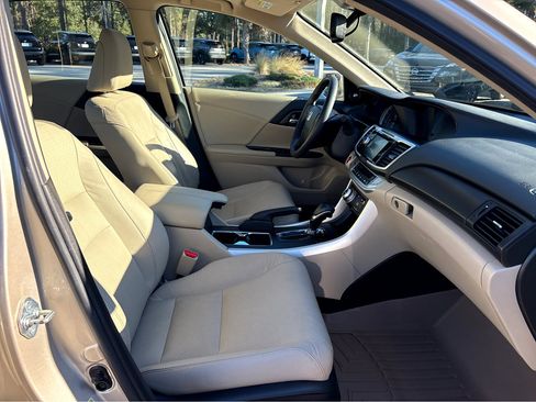 Used 2015 Honda Accord EX-L image 15