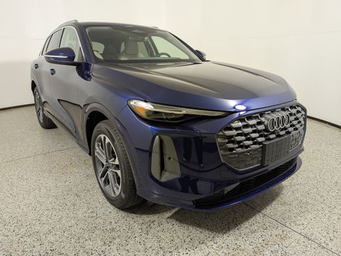 New 2025 Audi Q5 Prestige image 1