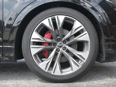 Used 2023 Audi Q8 Prestige AWD/4WD image 13