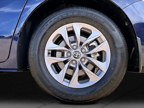 Used 2026 Toyota Sienna XLE FWD image 11