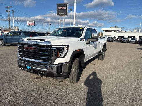 New 2026 GMC Sierra 2500 SLT image 3