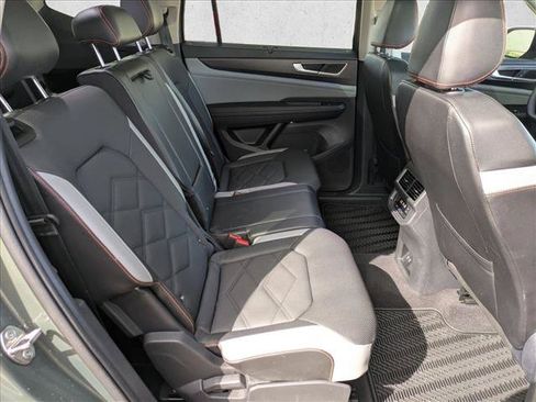 Used 2024 Volkswagen Atlas Peak Edition SE AWD/4WD image 22