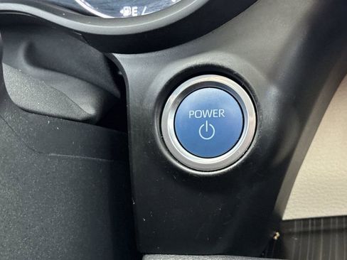 Used 2023 Toyota Sienna Platinum image 28