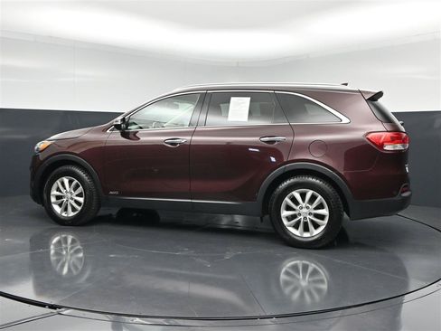 Used 2018 Kia Sorento AWD image 8
