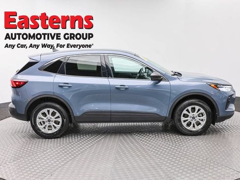 Used 2024 Ford Escape Active AWD/4WD image 4