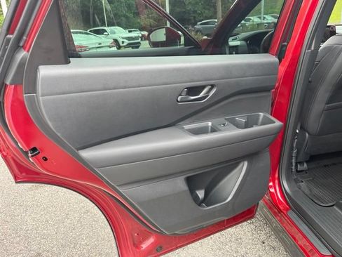Used 2025 Nissan Pathfinder Rock Creek AWD/4WD image 11