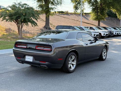 Used 2015 Dodge Challenger SXT RWD image 5
