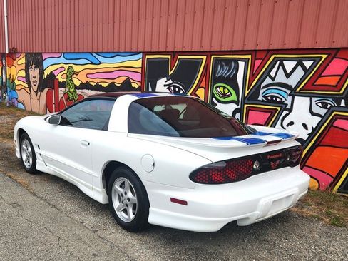 Used 1999 Pontiac Firebird Formula w/ Opt Pkg image 3