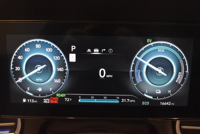 Used 2025 Hyundai Elantra Limited FWD image 25